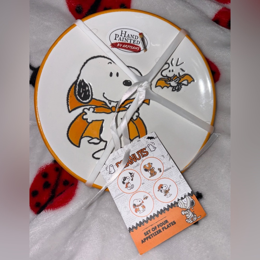 Peanuts Snoopy Halloween Vampire Pirate Mummy Appetizer Plates 6” Set of 4 NWT - Picture 8 of 8